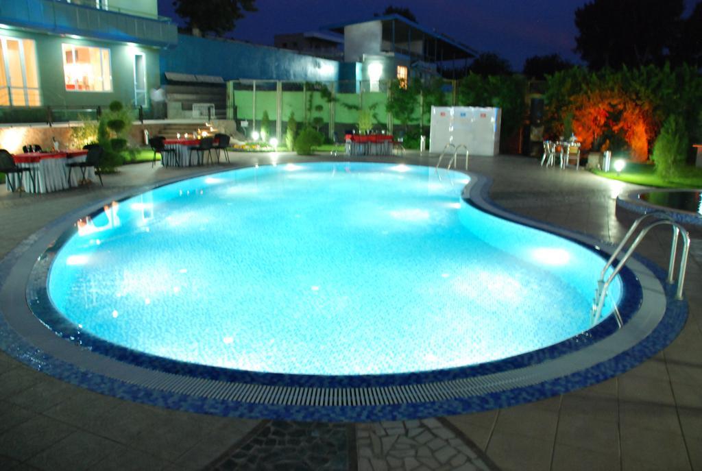 Advantage Hotel Самарканд Экстерьер фото